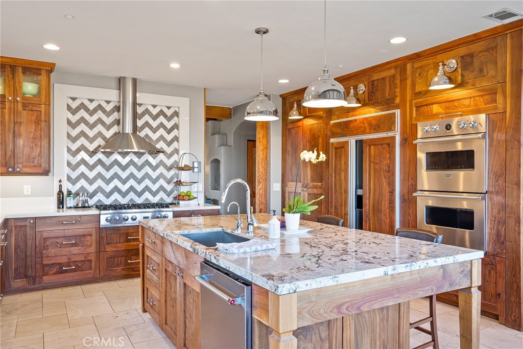 7010 Wilderness Lane