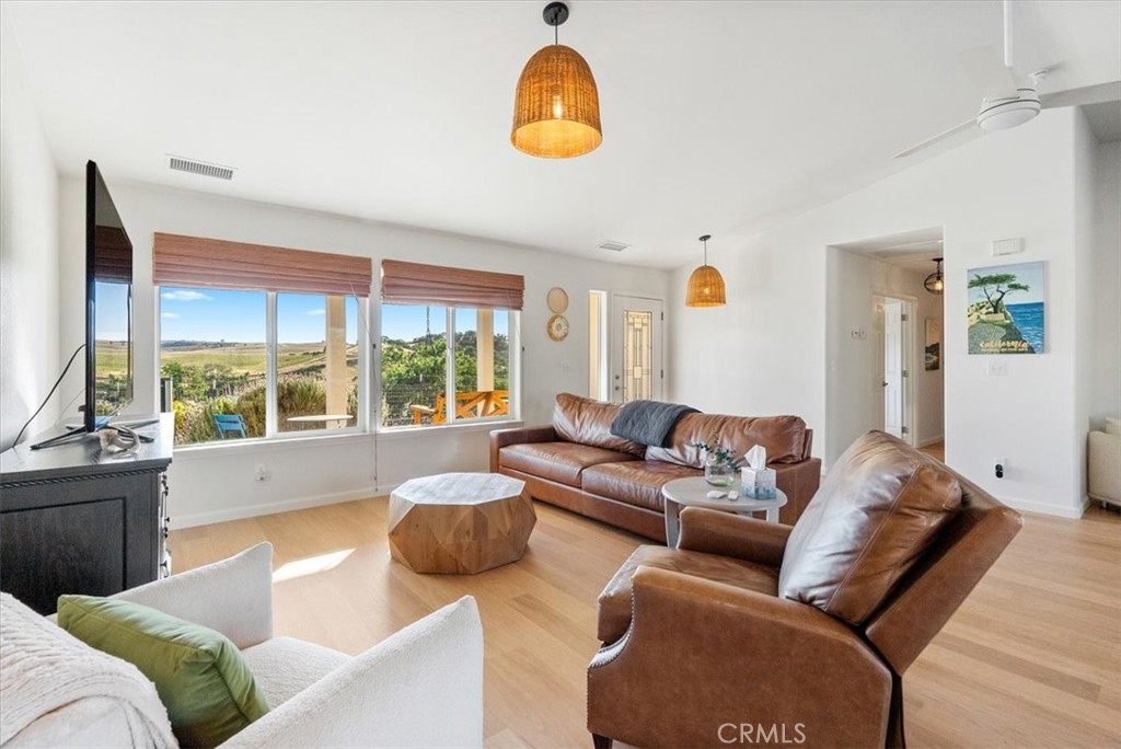 6275 Twin Canyon