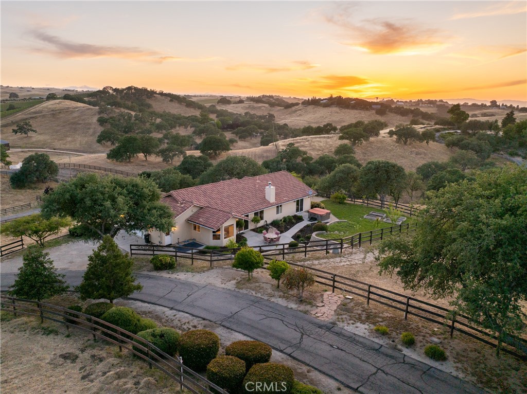 6275 Twin Canyon