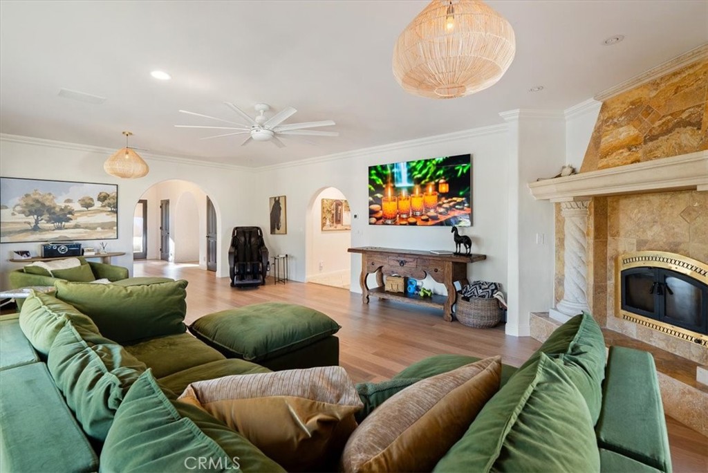 6275 Twin Canyon