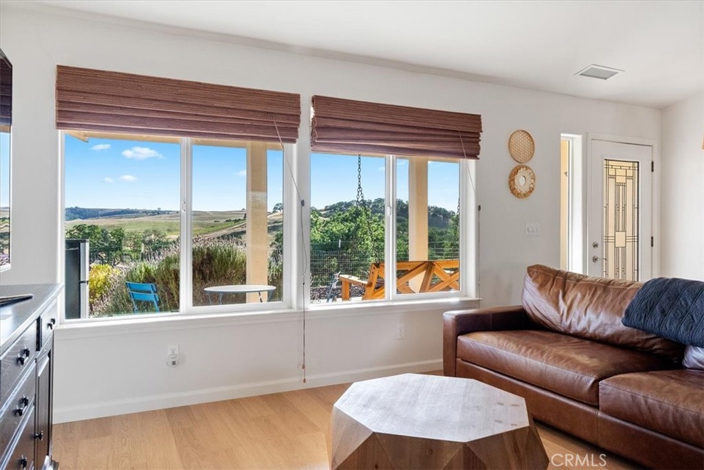 6275 Twin Canyon