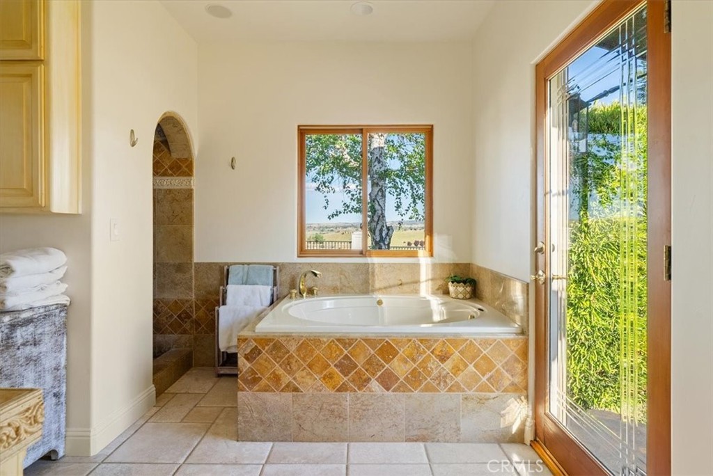 6275 Twin Canyon