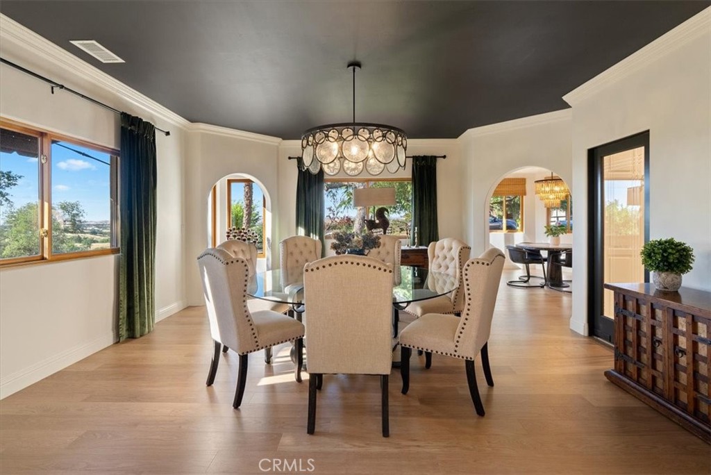 6275 Twin Canyon