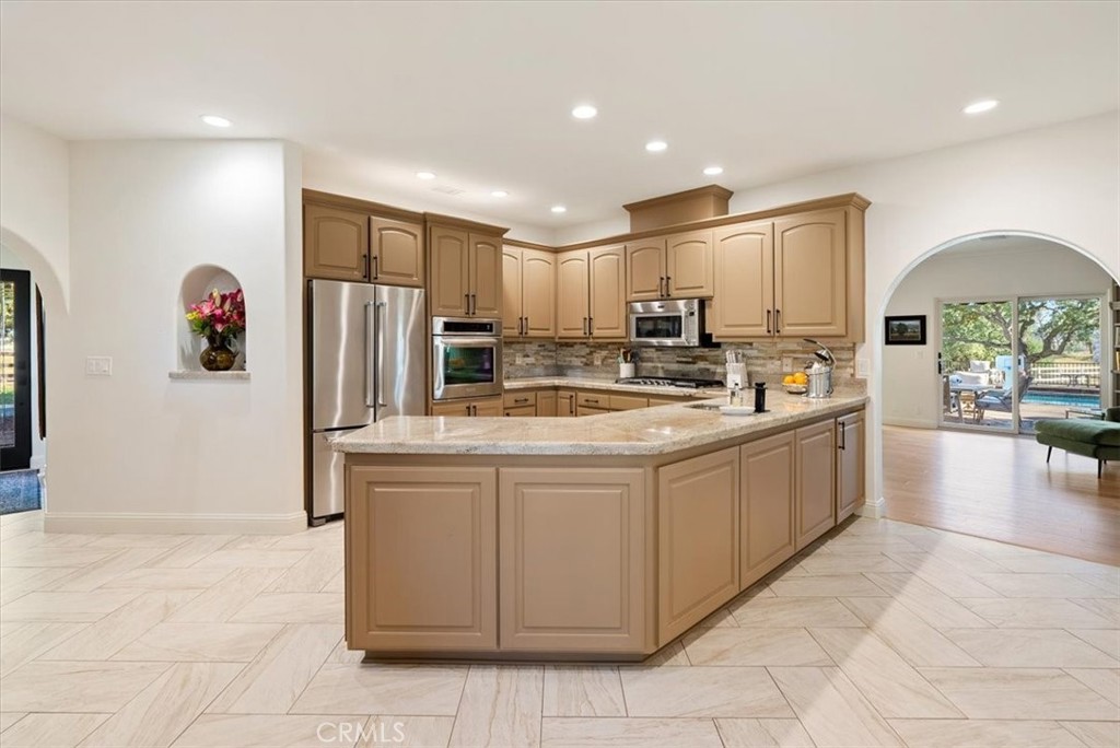 6275 Twin Canyon