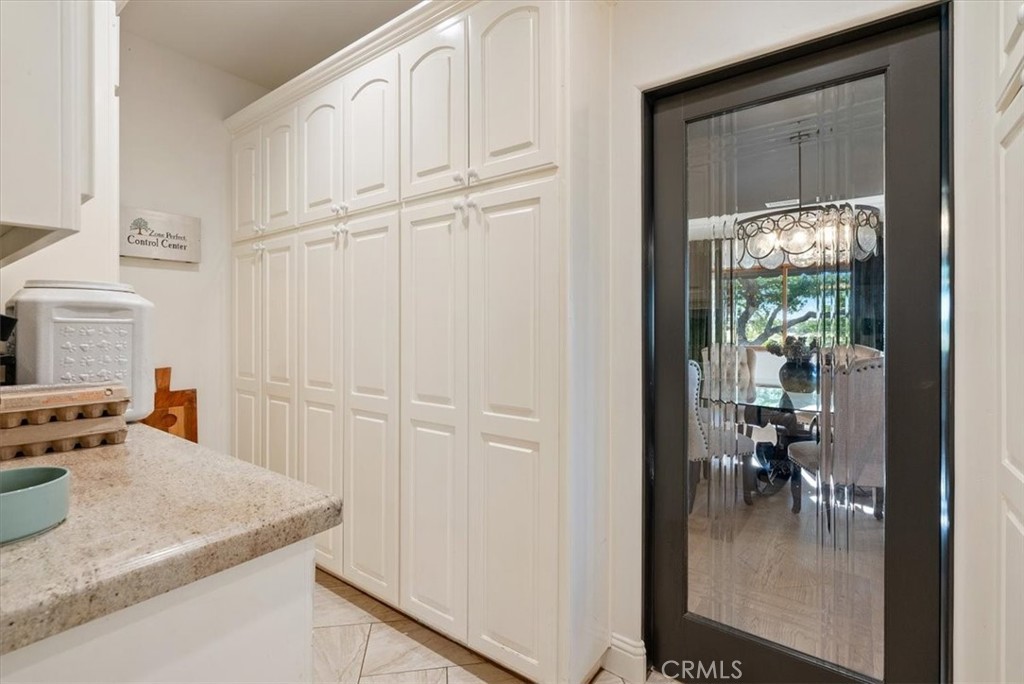 6275 Twin Canyon
