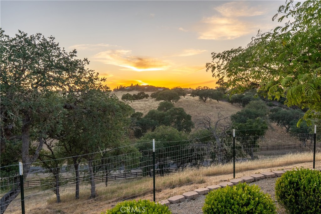 6275 Twin Canyon