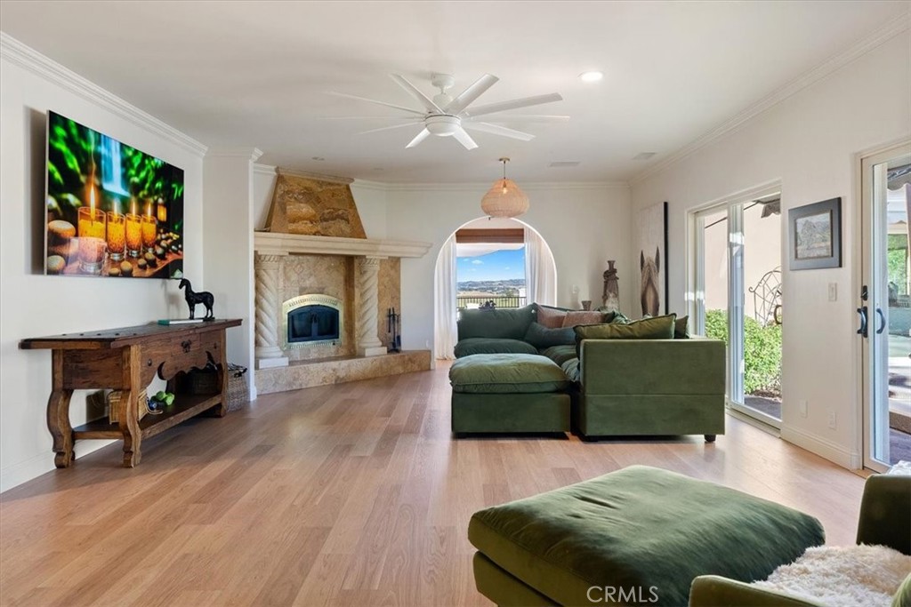 6275 Twin Canyon