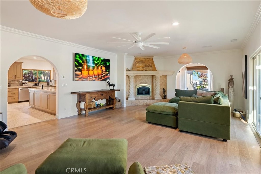 6275 Twin Canyon