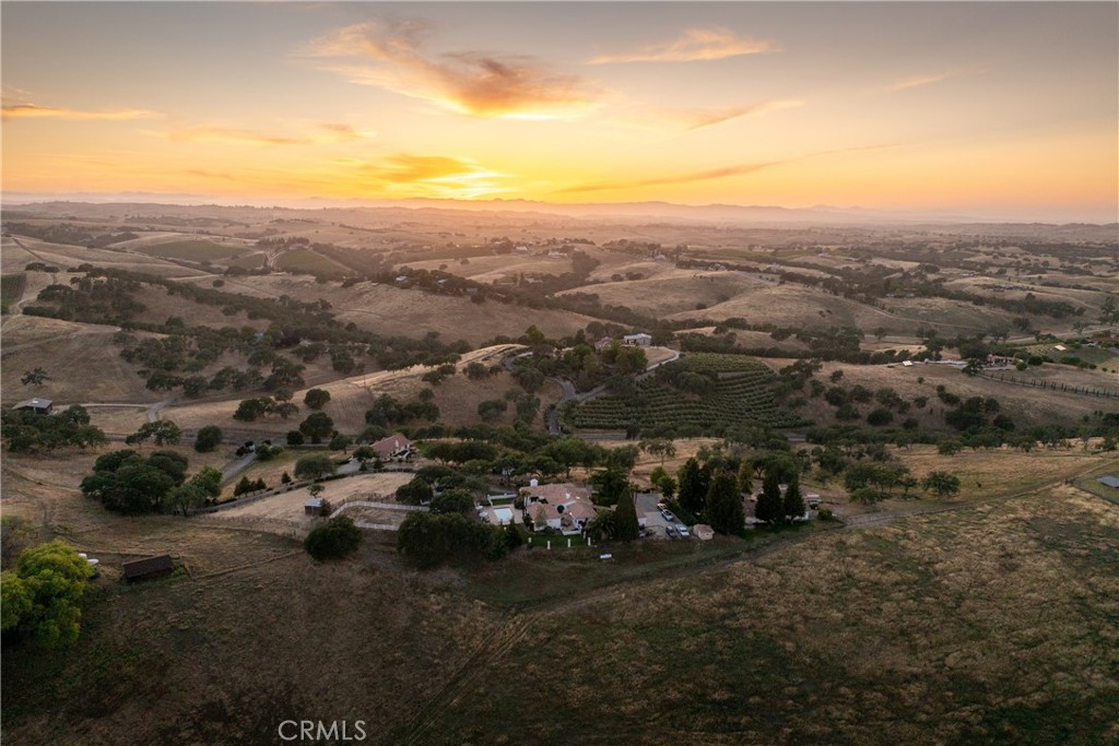 6275 Twin Canyon