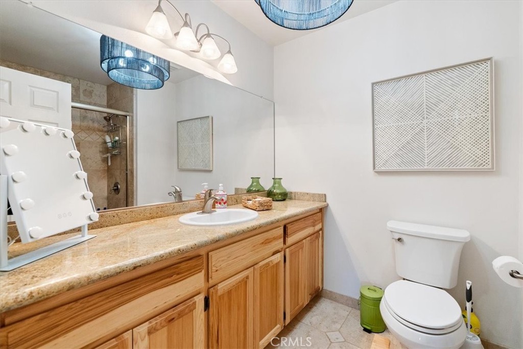 6275 Twin Canyon