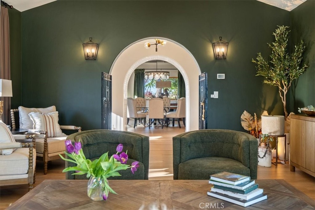 6275 Twin Canyon