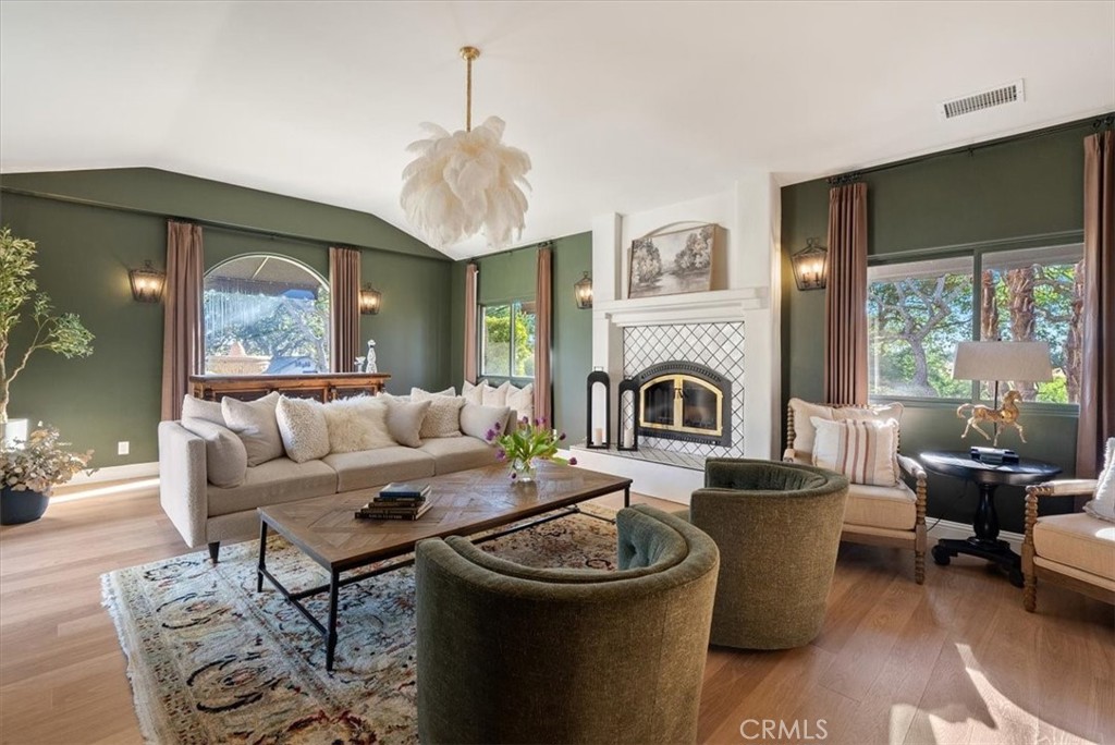 6275 Twin Canyon