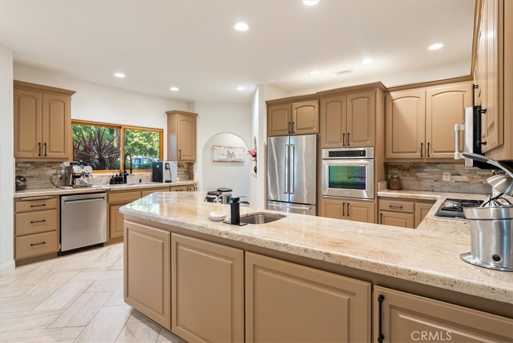 6275 Twin Canyon