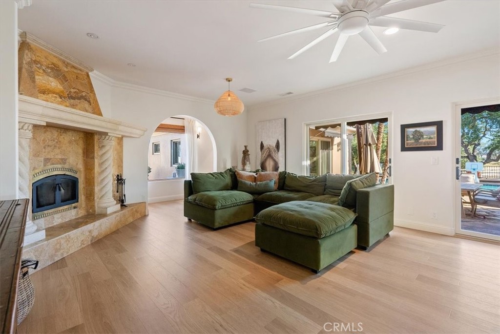 6275 Twin Canyon