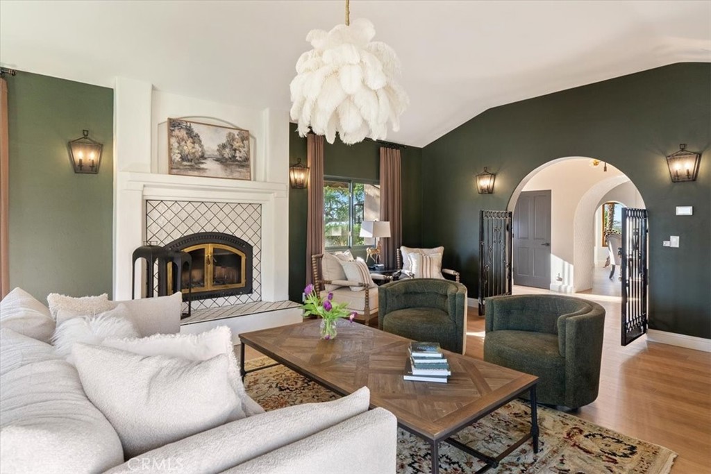 6275 Twin Canyon