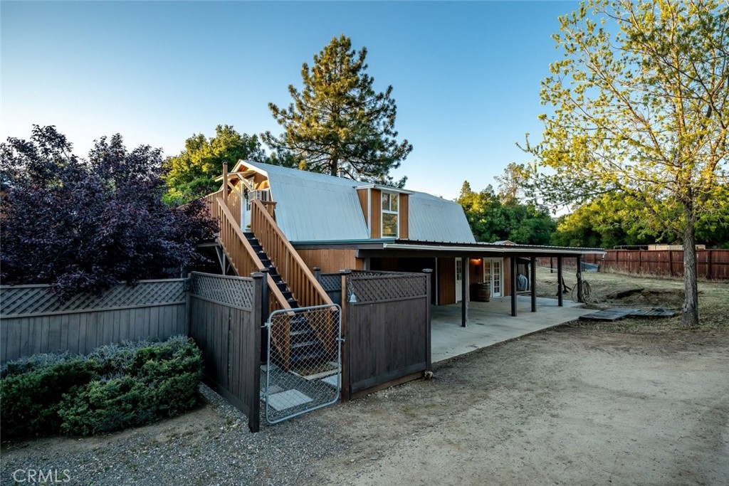 1350 Parkhill