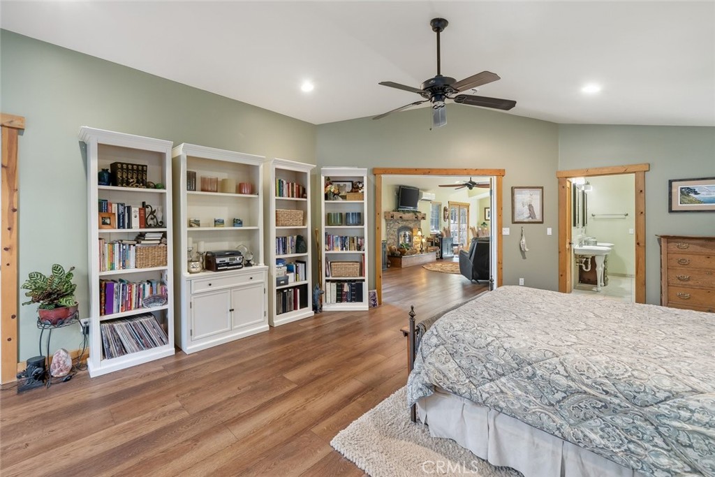 1350 Parkhill