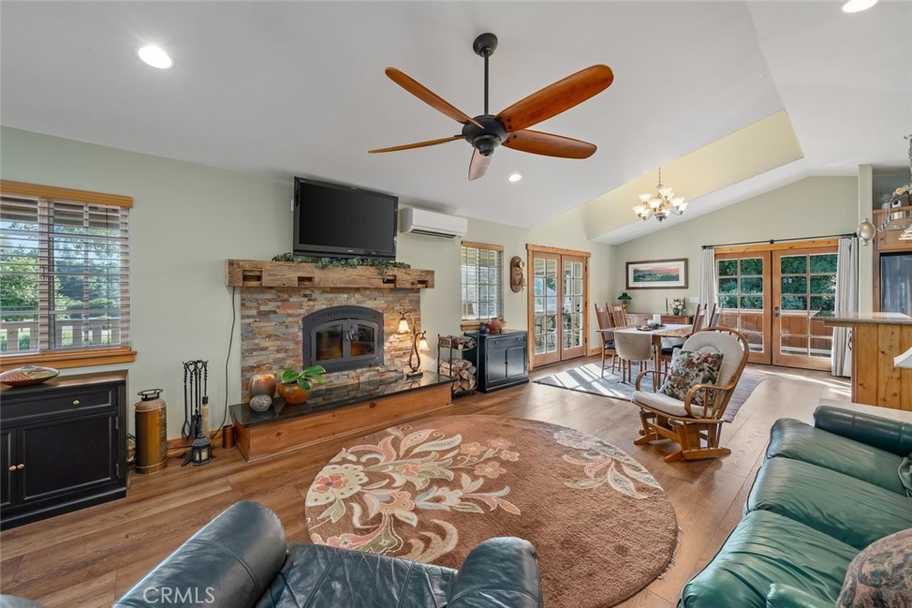 1350 Parkhill
