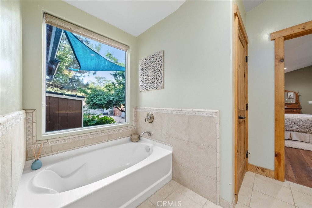 1350 Parkhill