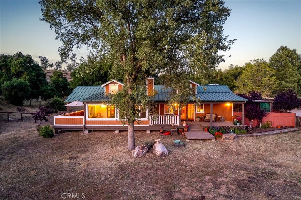 1350 Parkhill