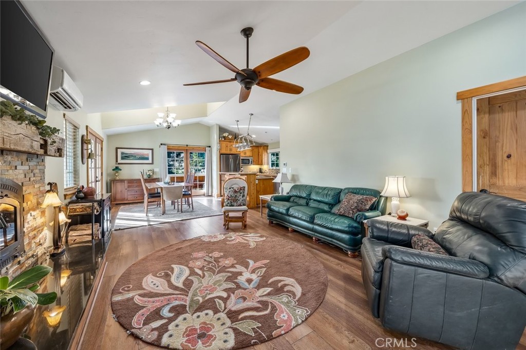 1350 Parkhill