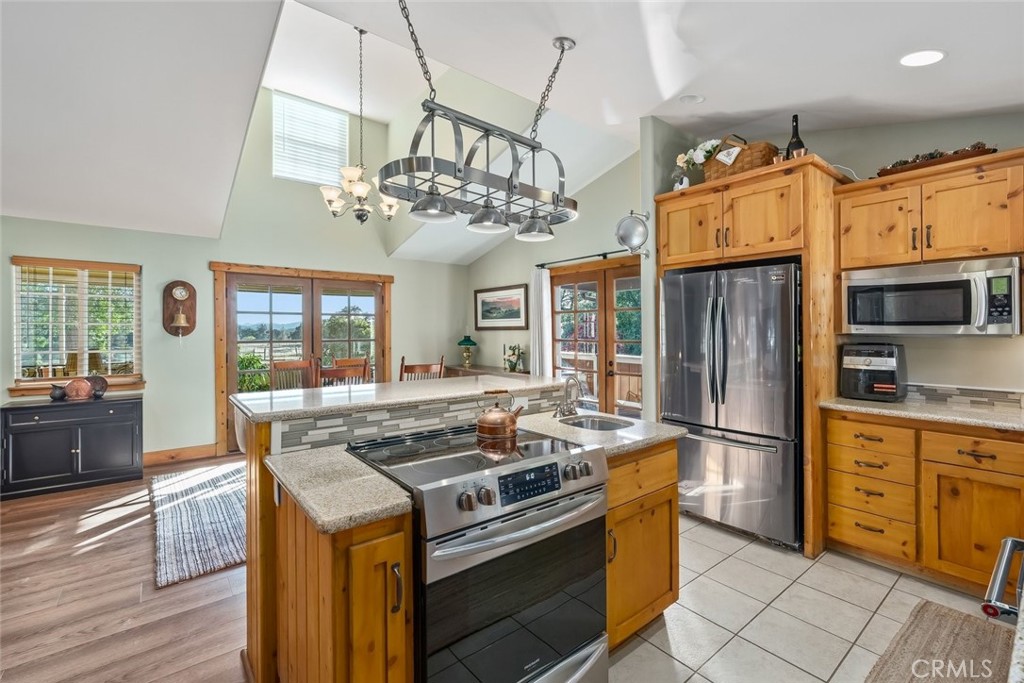 1350 Parkhill