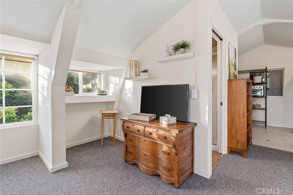 1350 Parkhill