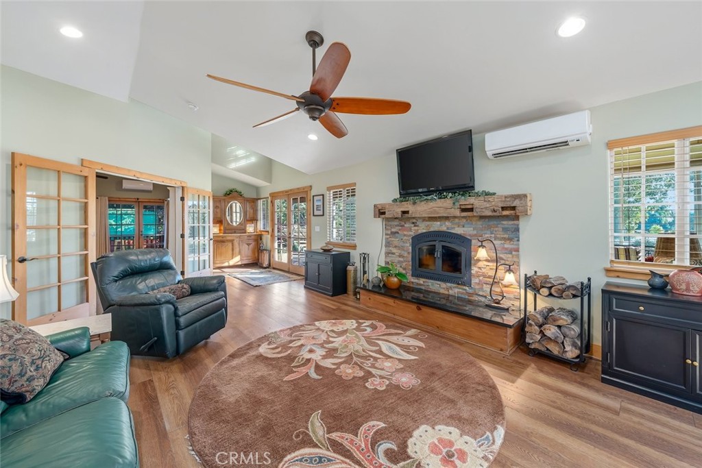 1350 Parkhill