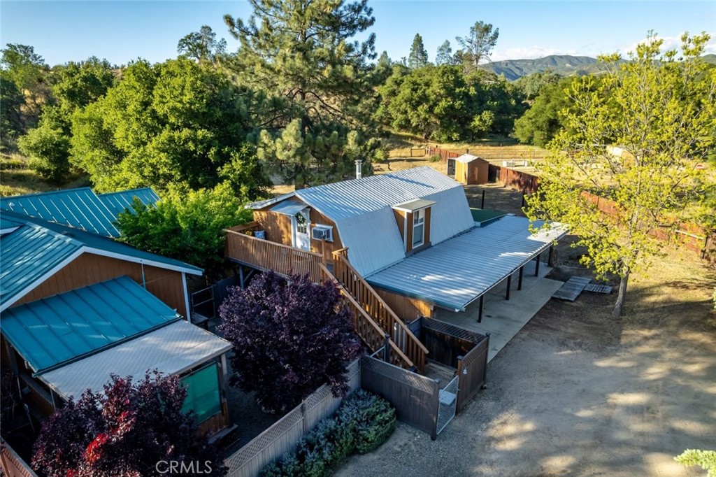 1350 Parkhill