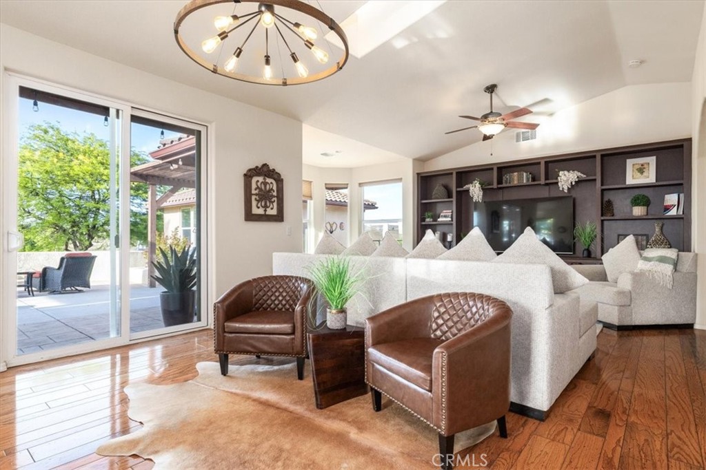 6130 Buckhorn Ridge