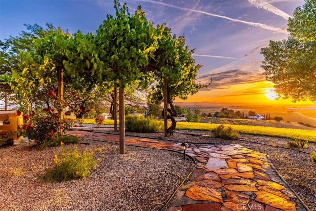 6130 Buckhorn Ridge