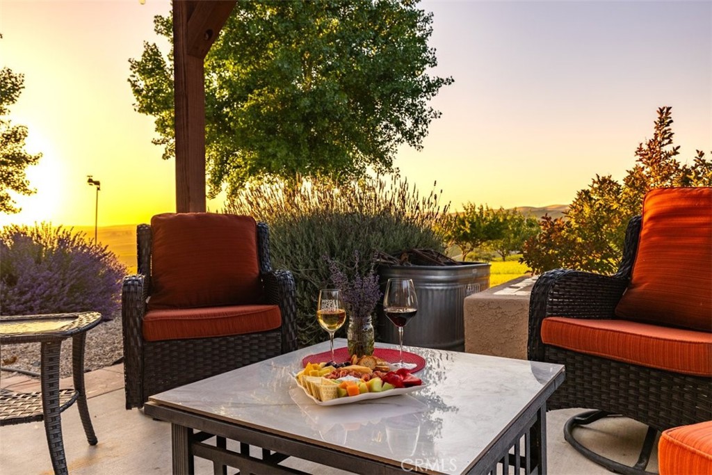 6130 Buckhorn Ridge