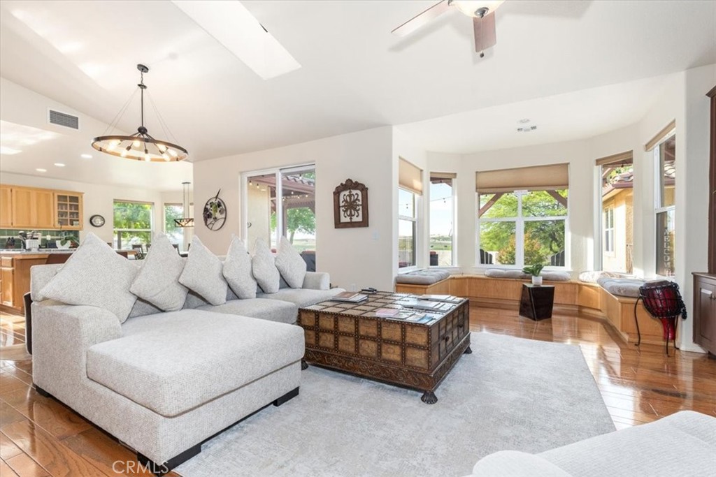 6130 Buckhorn Ridge