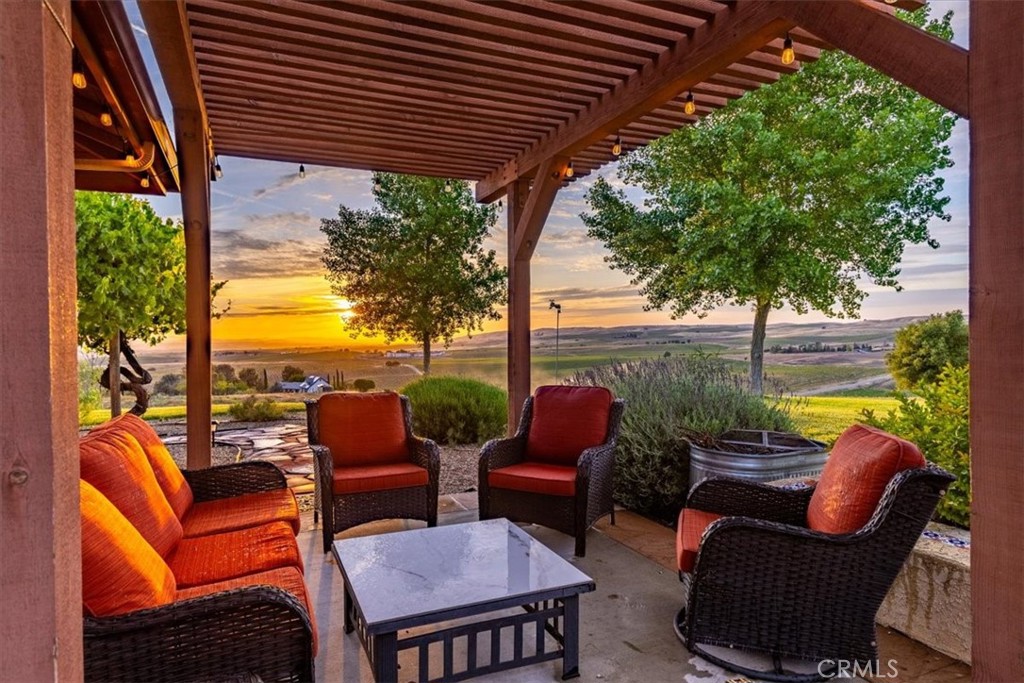 6130 Buckhorn Ridge