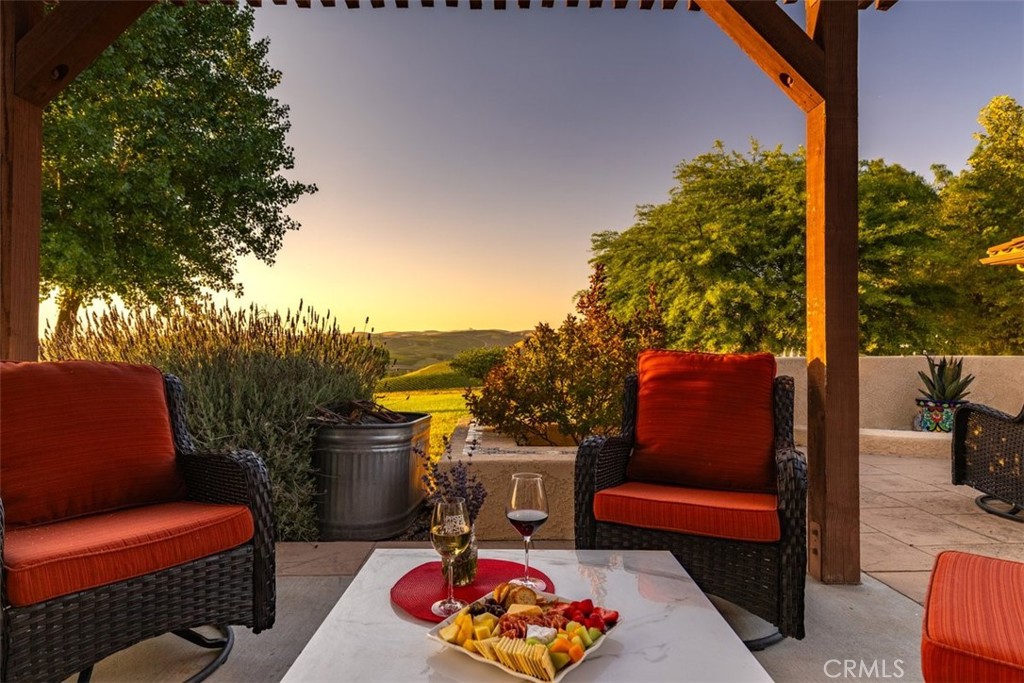 6130 Buckhorn Ridge