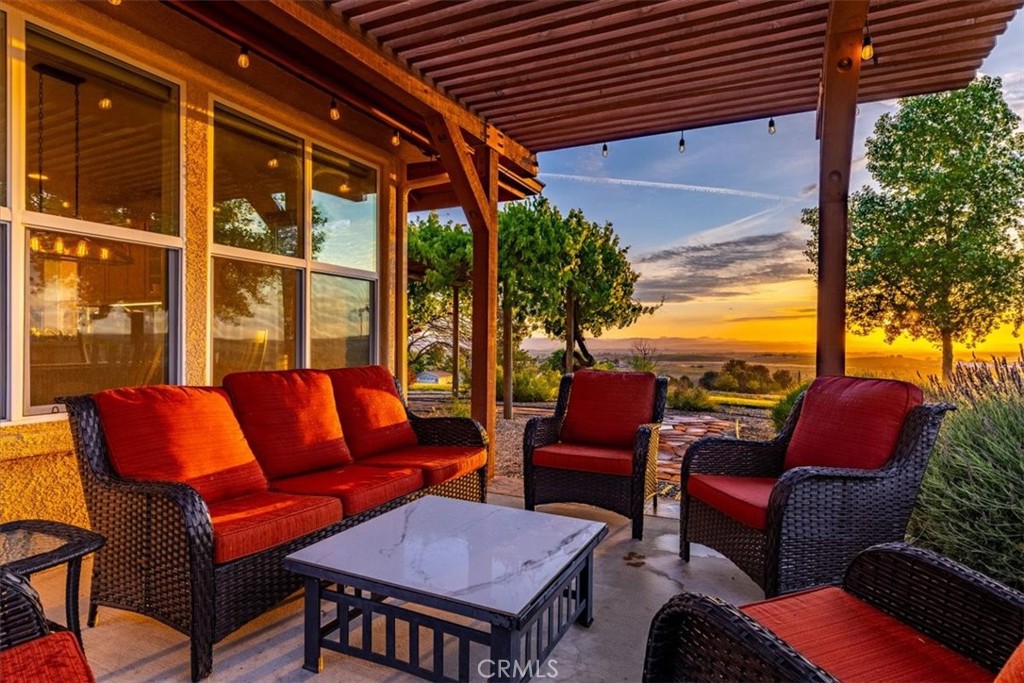 6130 Buckhorn Ridge
