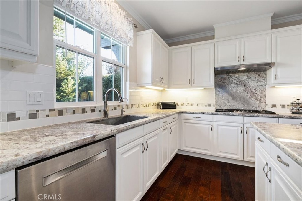 1090 Muscat Court