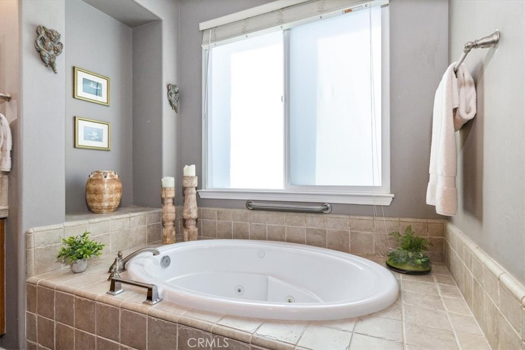 1090 Muscat Court