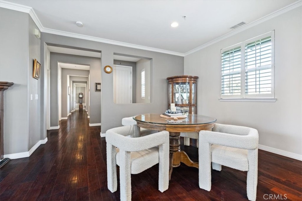 1090 Muscat Court