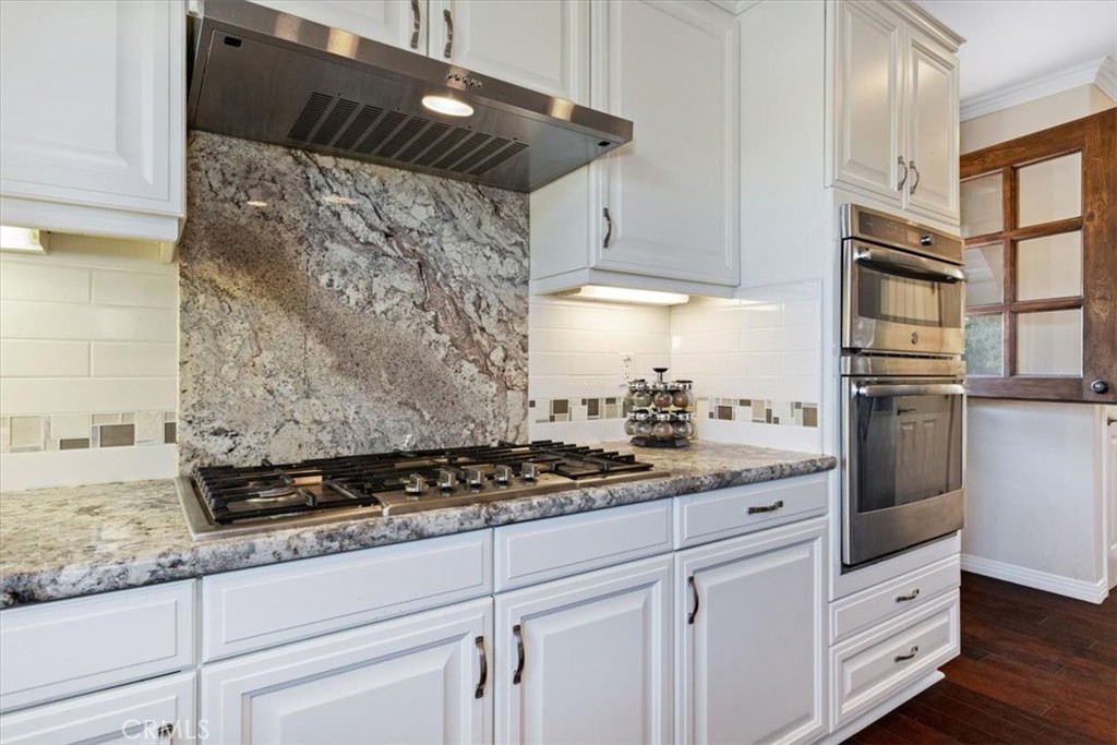 1090 Muscat Court
