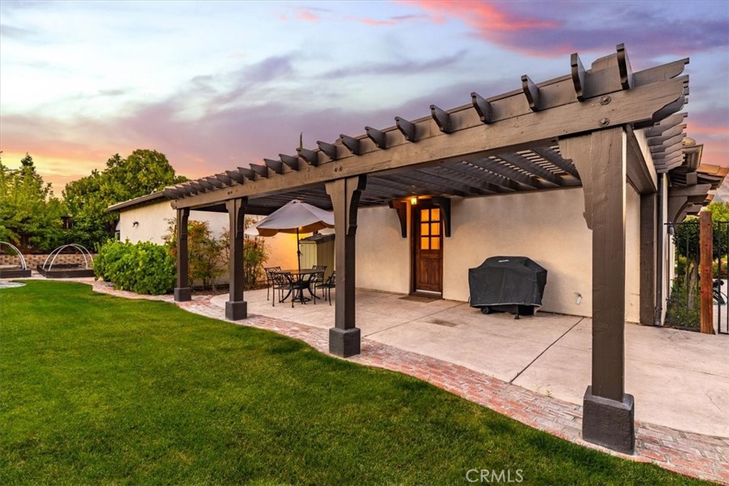 1090 Muscat Court