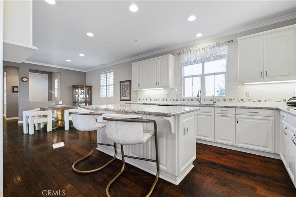 1090 Muscat Court