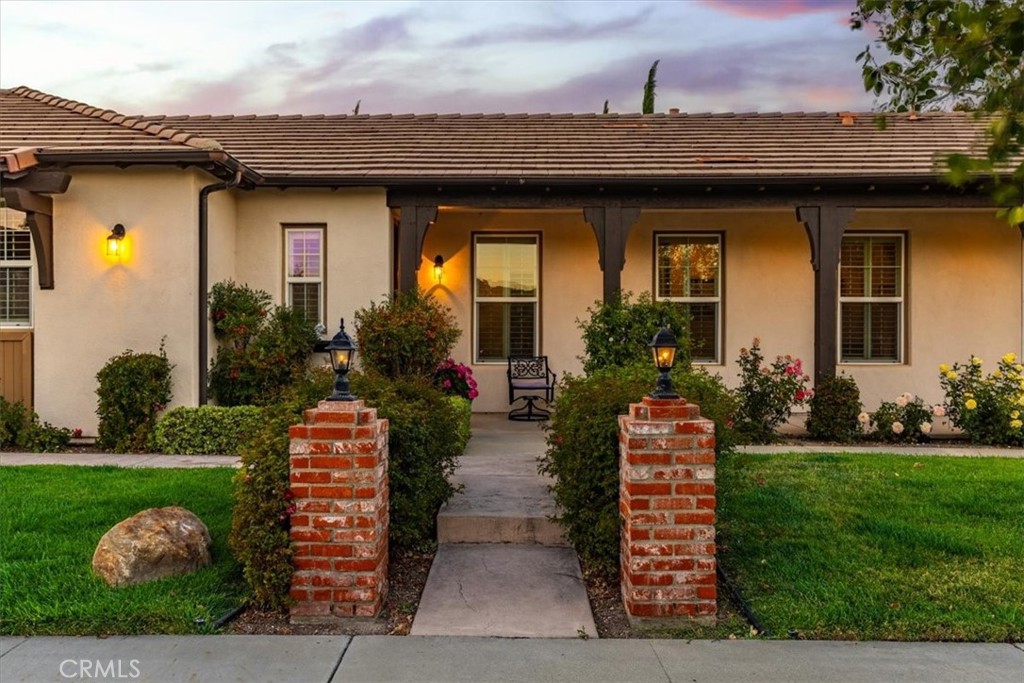 1090 Muscat Court