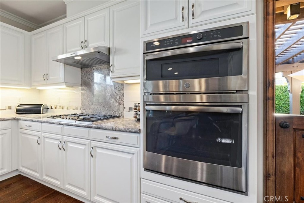 1090 Muscat Court