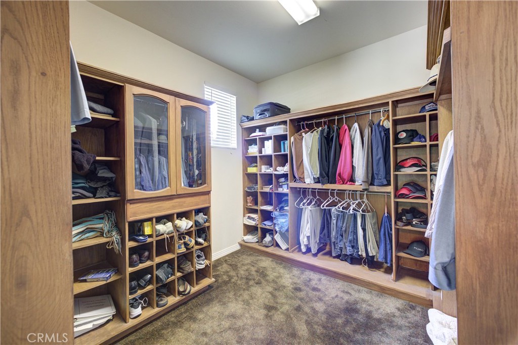 1090 Muscat Court