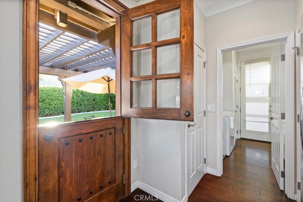 1090 Muscat Court