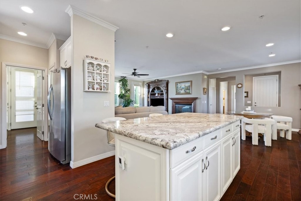 1090 Muscat Court