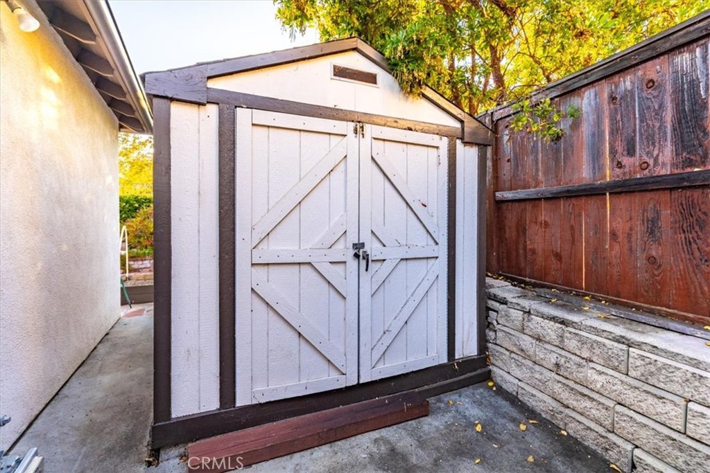1090 Muscat Court