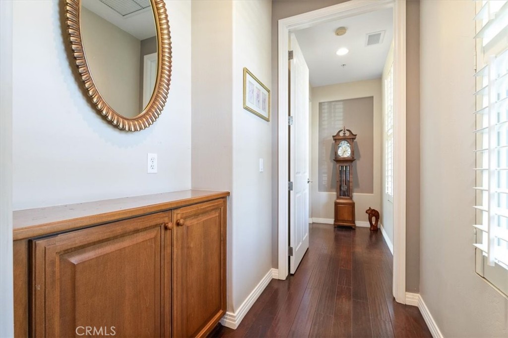 1090 Muscat Court