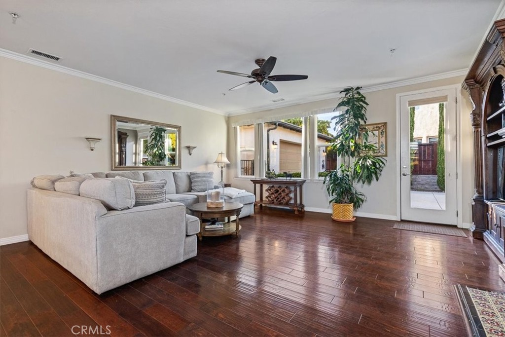 1090 Muscat Court